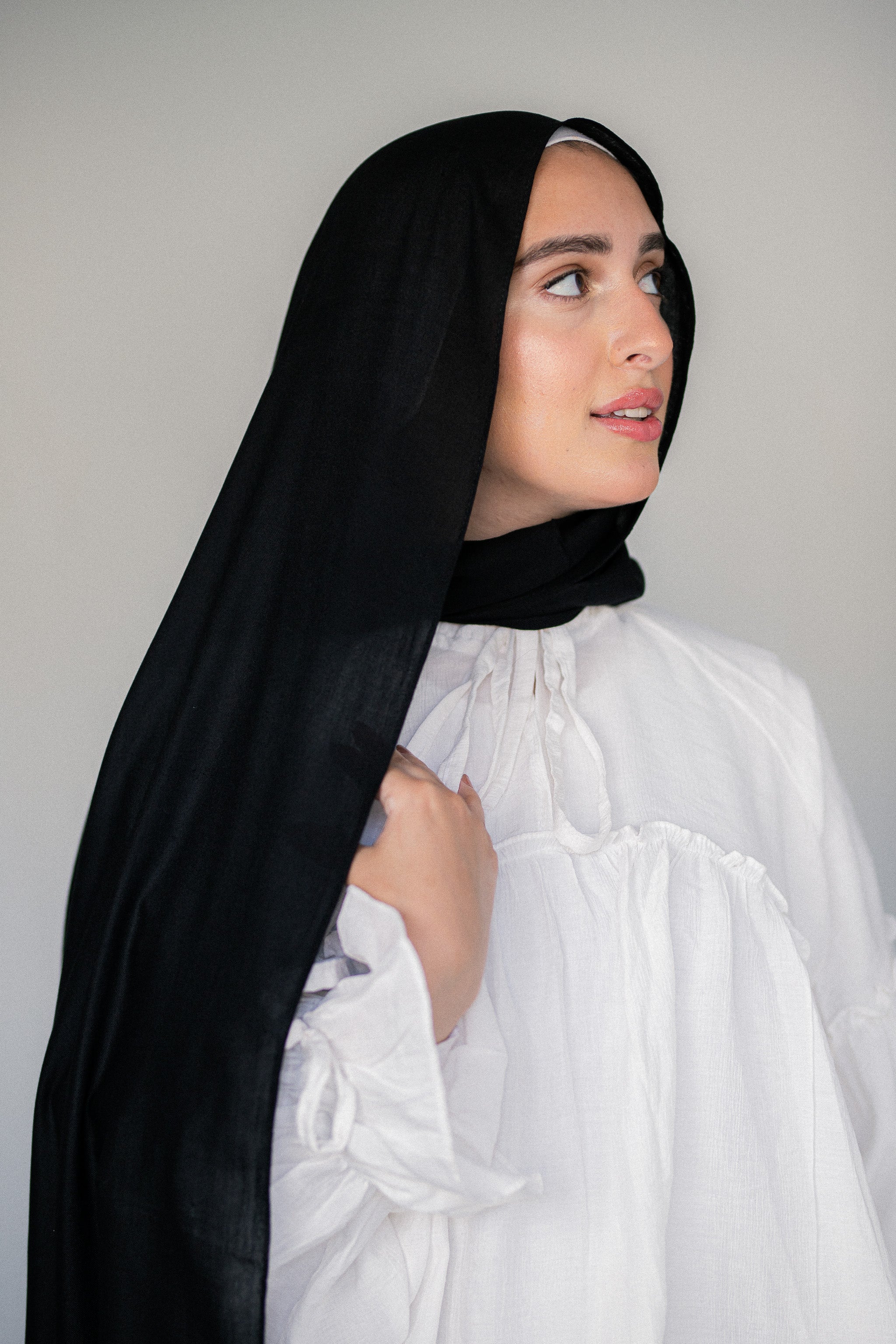 Noir Éclipse modal cotton hijab in black — the best hijab for nurses and healthcare workers