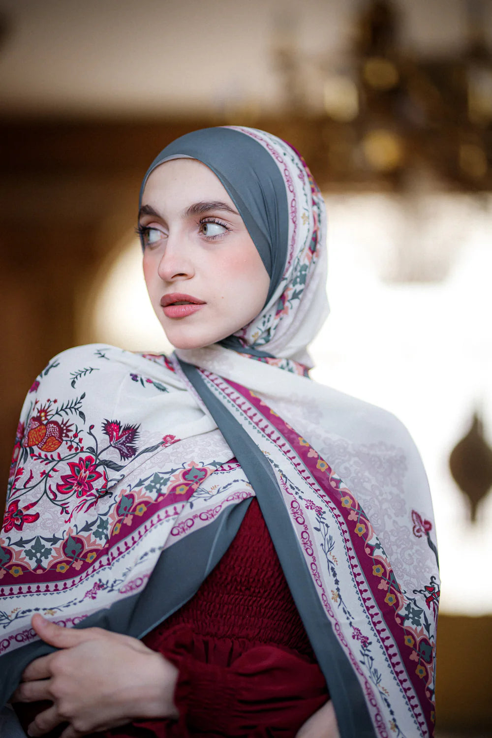 Arabesque Bloom – Luxuriöser Chiffon-Hijab