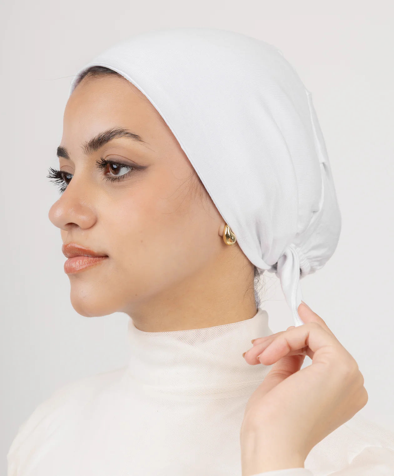 Jaida Inner Silk Under-scarf – white silk tie-back under-scarf