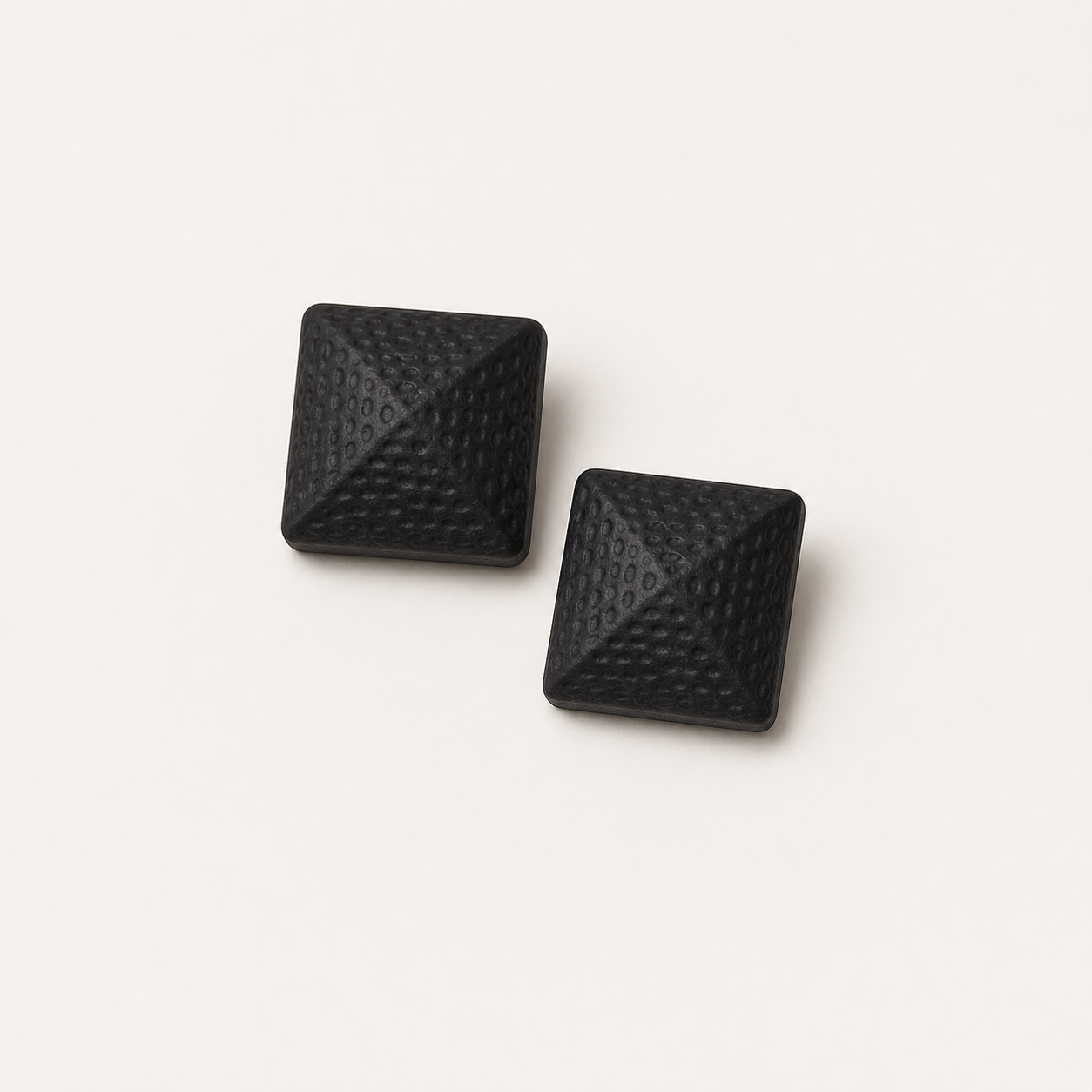 Black textured square pyramid hijab magnet set