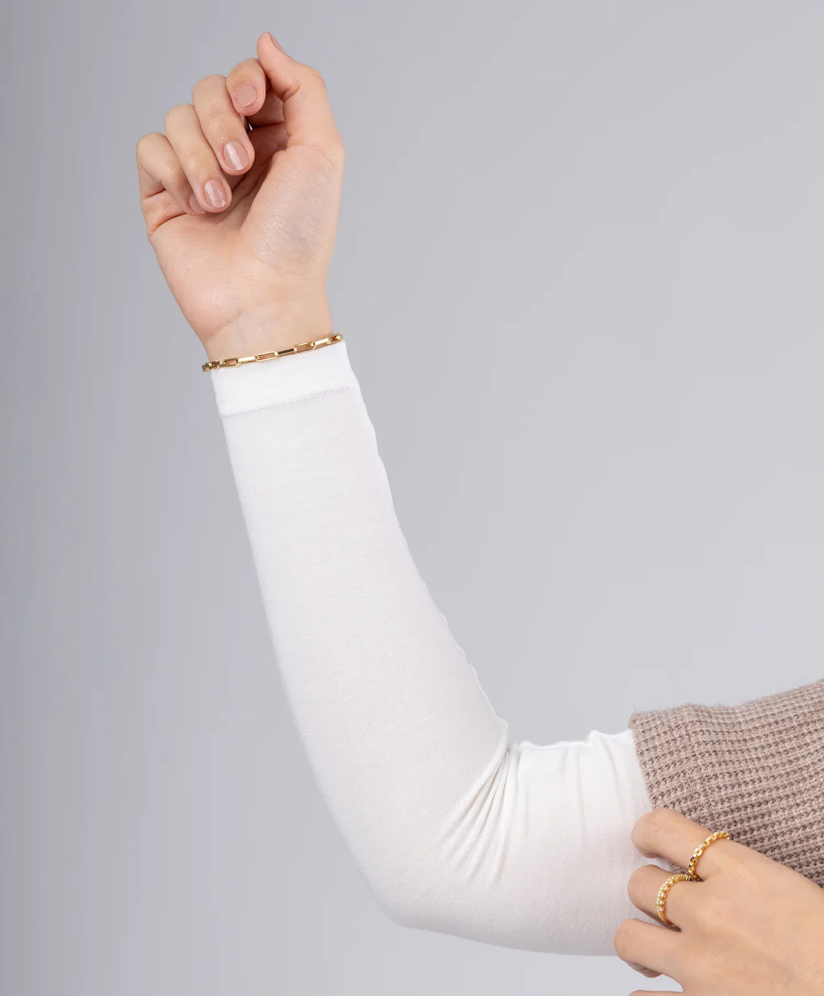 JAIDA modest arm sleeves for layering under outfits