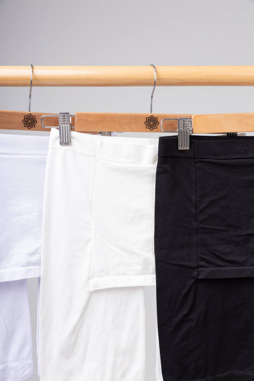 Jaida Modesty Shorts – Skirt Guard in black and white