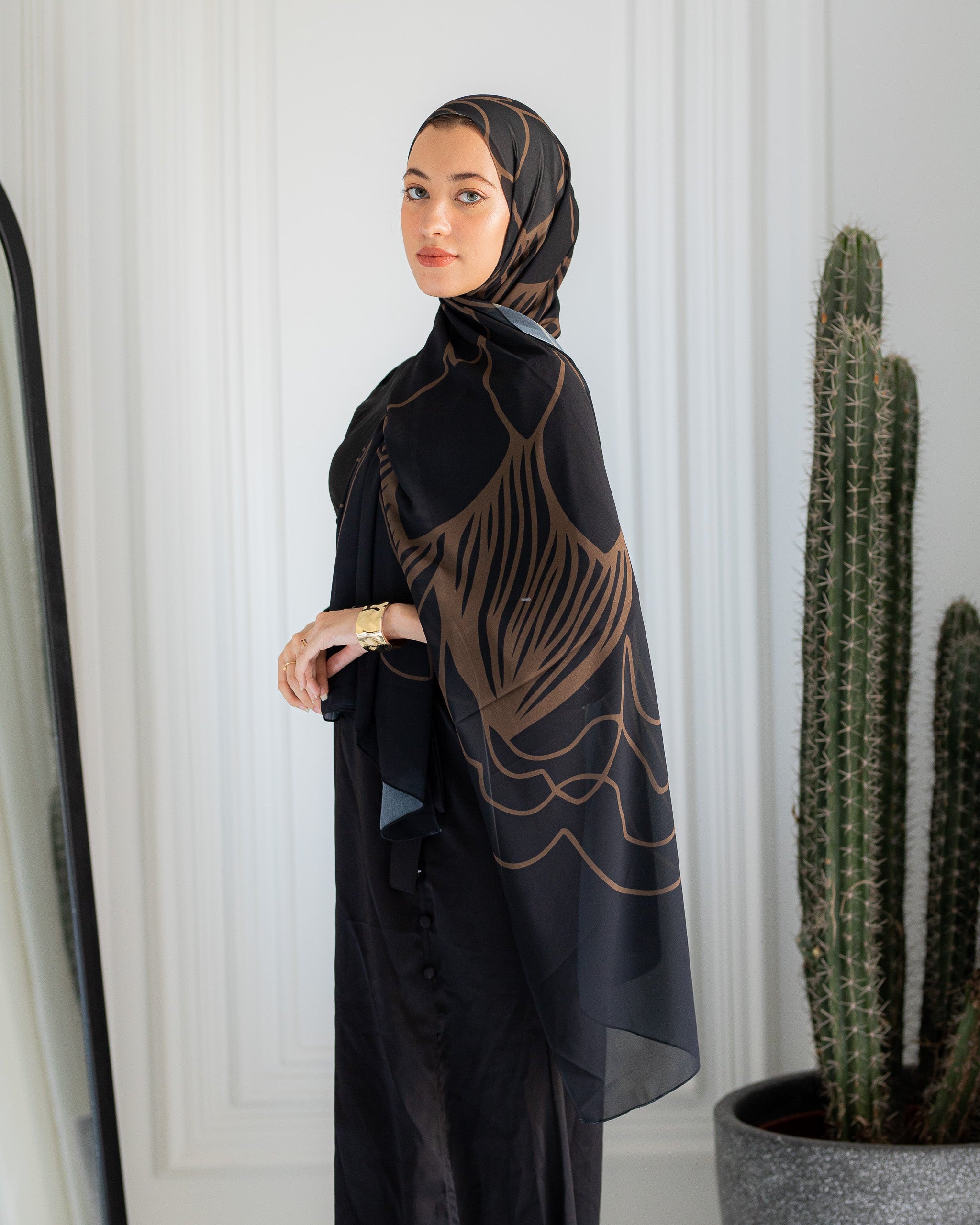 Night Dunes Luxury Chiffon Hijab – Black and Bronze Abstract Pattern